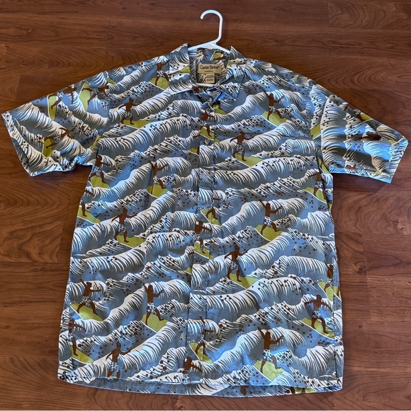 Surfer Button Down - Picture 1 of 4